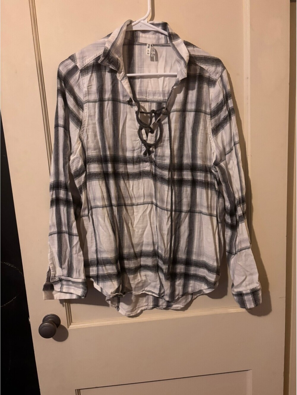 Mudd plaid lace-up long sleeve blouse XL